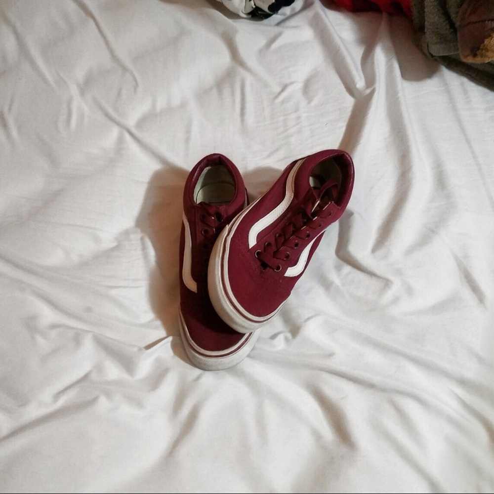 burgundy / maroon old skool vans